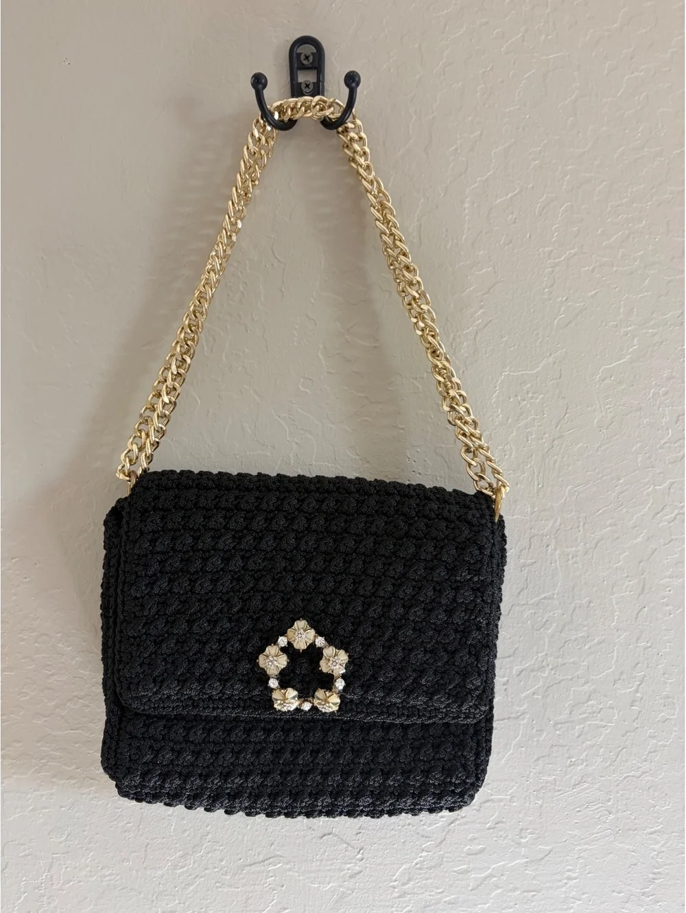 Crochet shoulder bag
